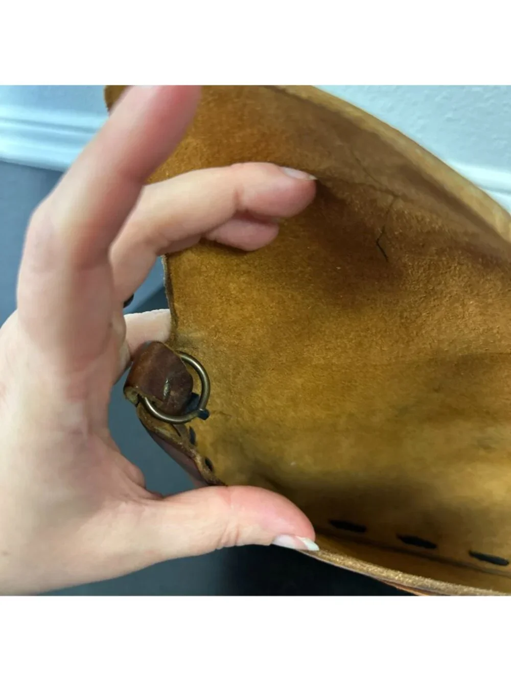 Vintage 1970s Tan Hand Tooled Leather Floral Rectangle Clutch Purse Boho Hippie - Picture 3 of 8